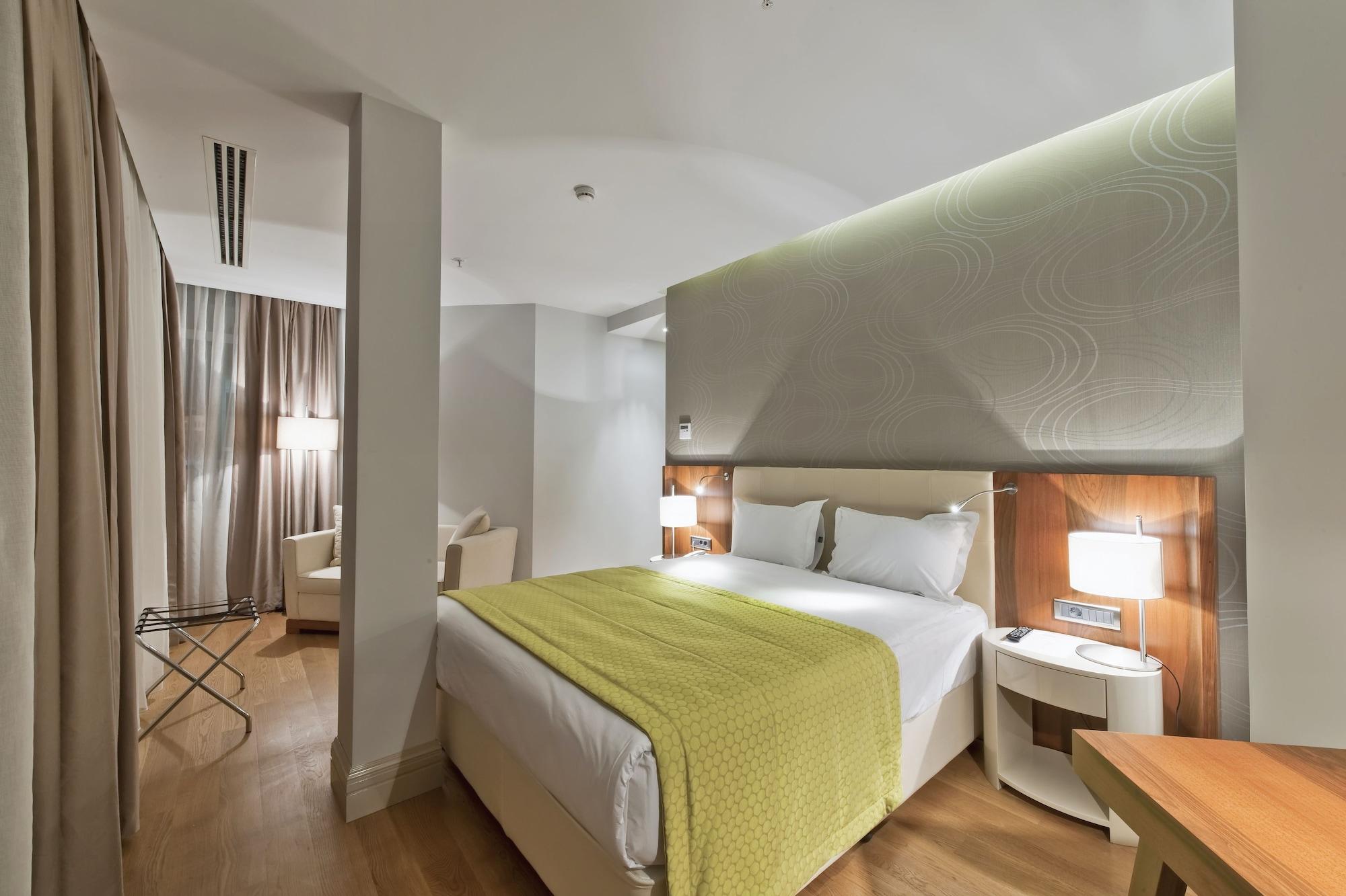 Four Points Express By Sheraton Istanbul Taksim Square Экстерьер фото