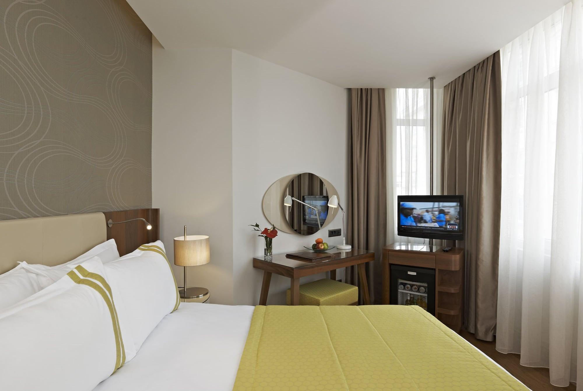 Four Points Express By Sheraton Istanbul Taksim Square Экстерьер фото