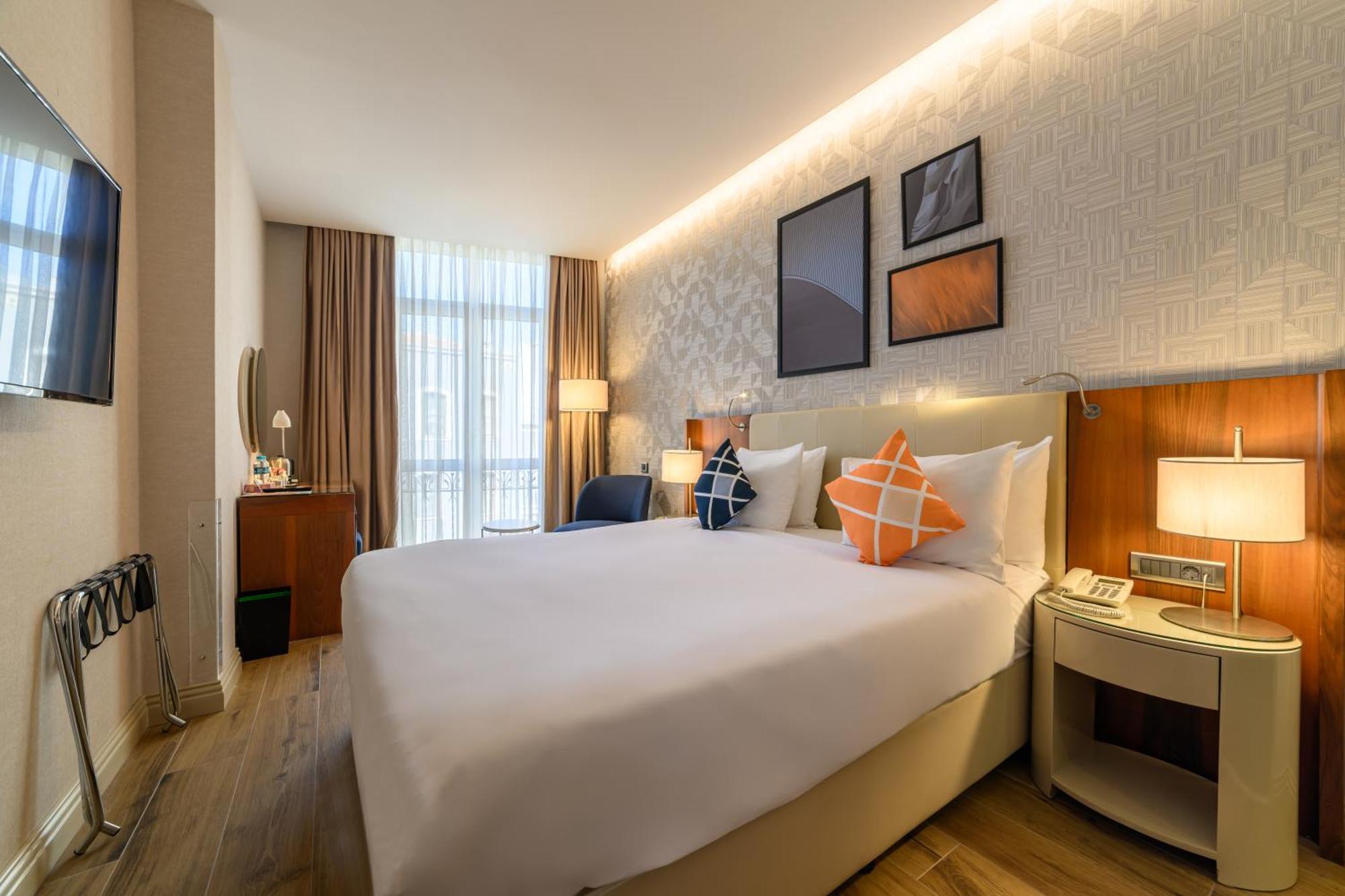 Four Points Express By Sheraton Istanbul Taksim Square Экстерьер фото